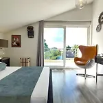 Apartment Boutique Refresh